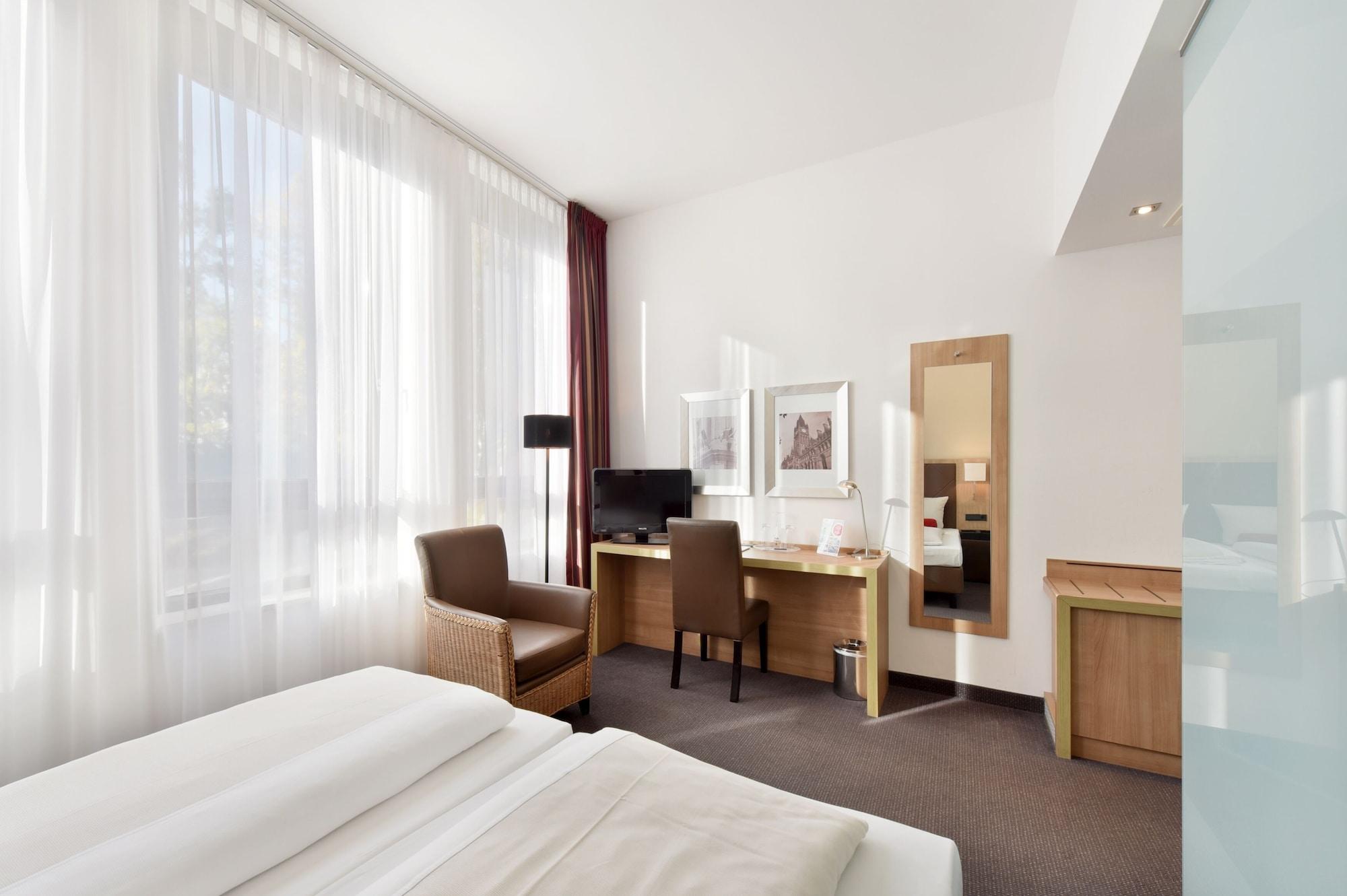 Achat Hotel Muenchen Sued Экстерьер фото